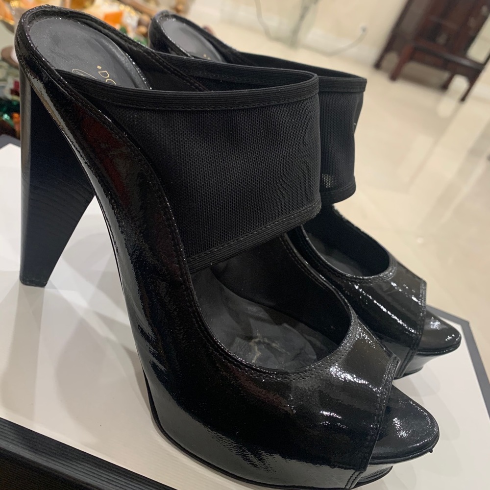 Donald J Pliner heels